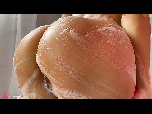 ❤️ Brunetė masturbuoja putytę su vibratoriumi iki intensyvaus orgazmo duše ️ Super porno prie lt.oldsex.ru ❤