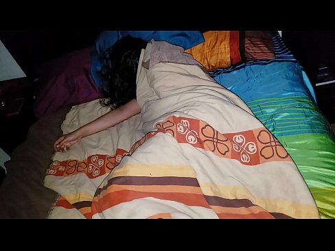 ❤️ Patėvis bara savo jauną pamotę, kol ji miega. ️ Super porno prie lt.oldsex.ru ❤